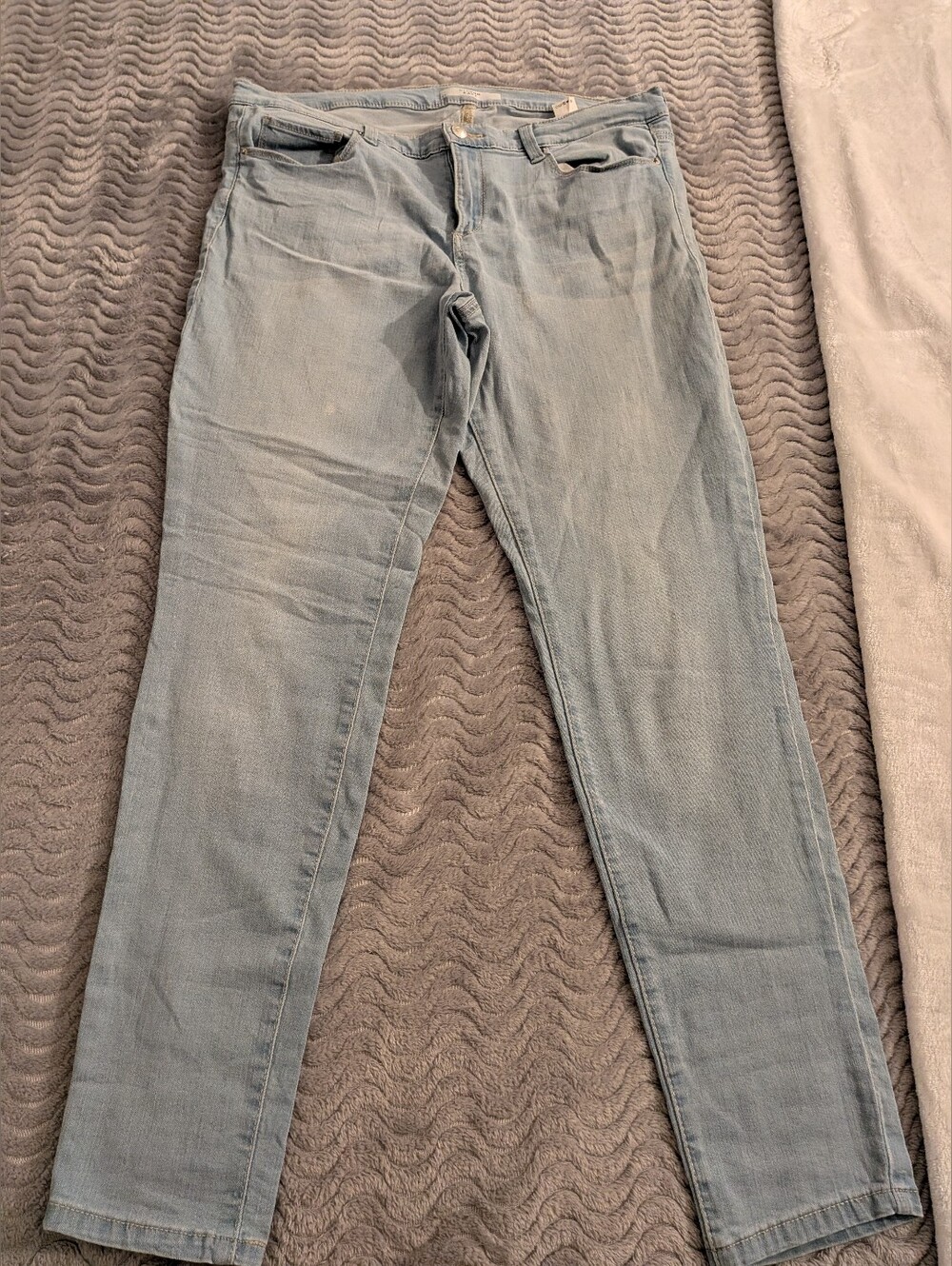 DYNDNM Kate Light Wash Stretch Jeans – Size 31